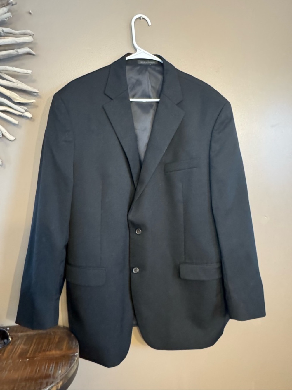 Ralph Lauren blazer in black.  Wool.‎  46R